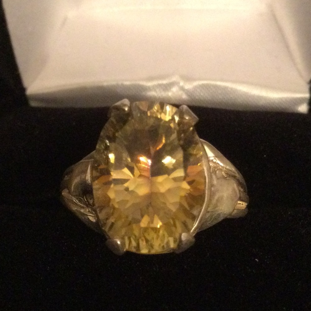 Genuine Concave Cut Citrine Ring - Picture 2 of 13
